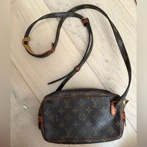 Louis Vuitton Monogram Pochette Marly Bandoulière Crossbody Bag